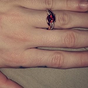 Rg garnite ring size 7